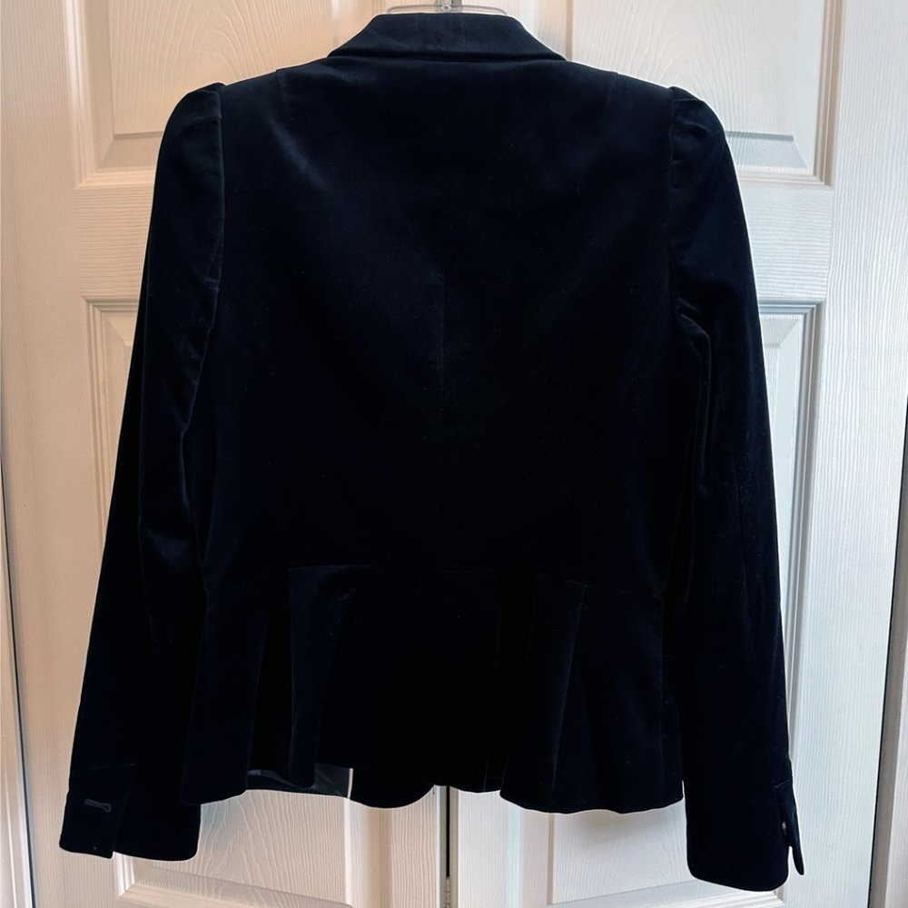 Banana Republic Black Velvet Blazer, New Without Tags, Size 8 - Picture 2 of 6